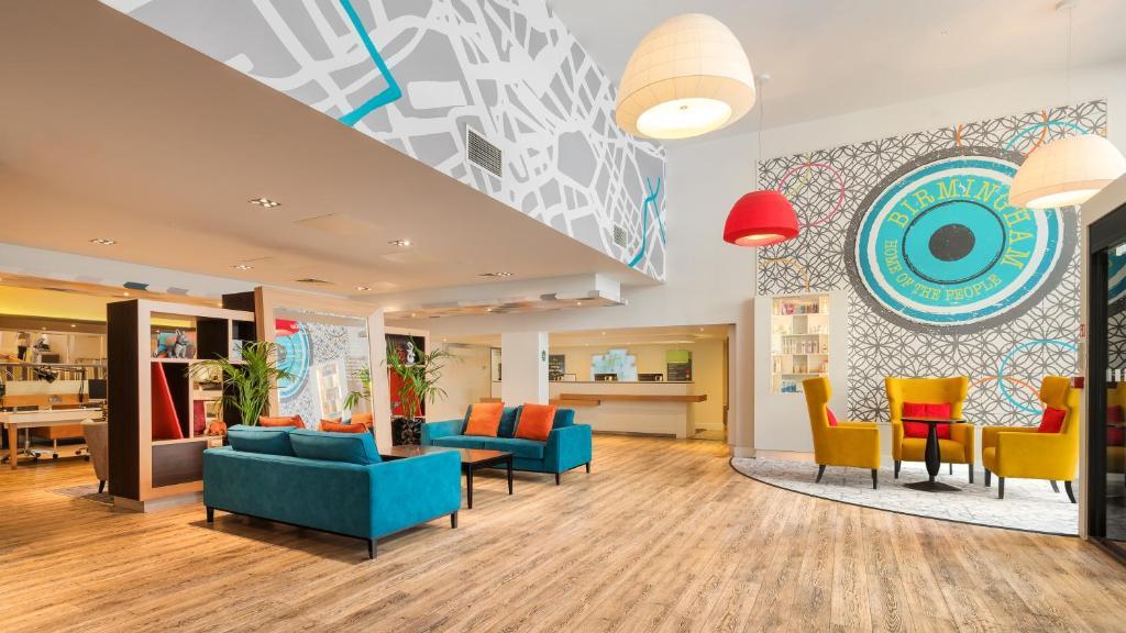 Lobby of the Holiday Inn Birmingham City Centre